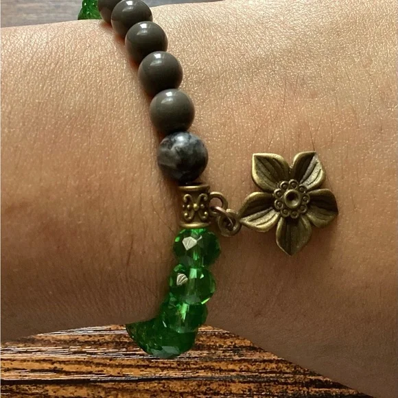 Bracelets - Picture 2 of 4